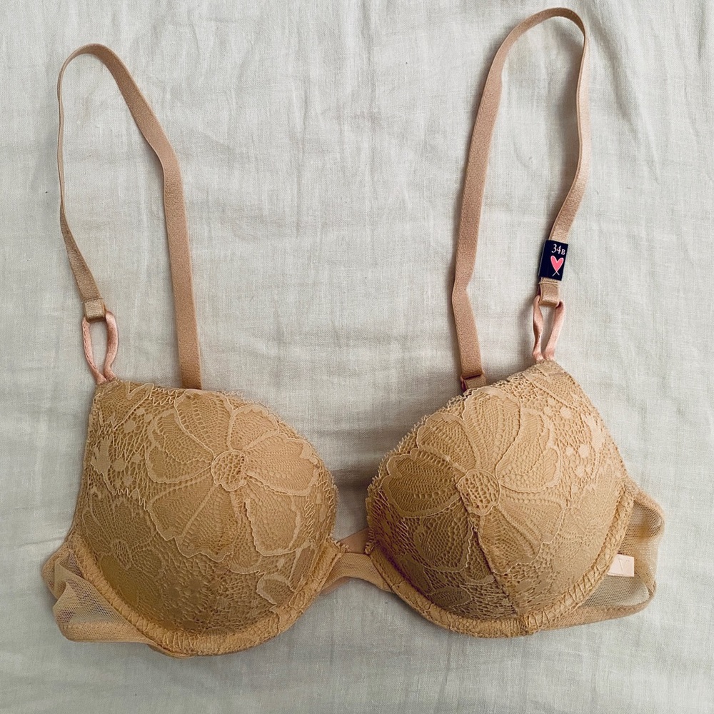 Beautiful lace push-up bra